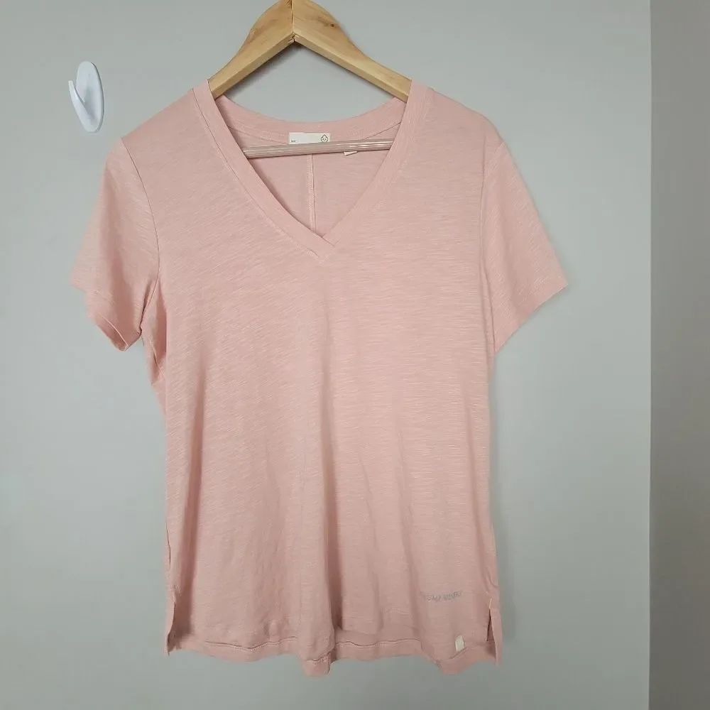 TASC Pink V neck Short Sleeve Tshirt Trump Winery Logo Medium